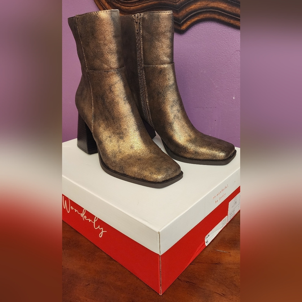 Wonderly Metallic Bronze Heeled Boots - Picture 2 of 6